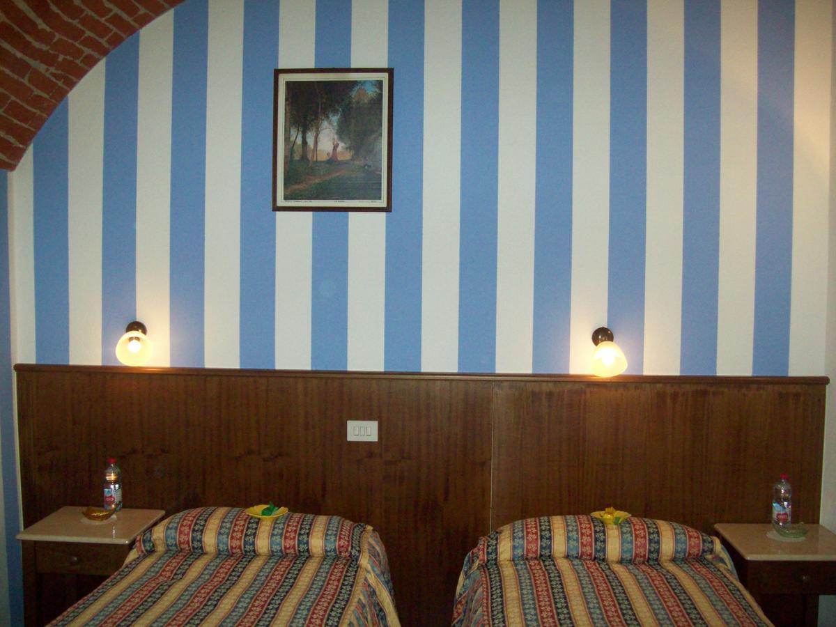 Hotel Excalibur Revello Εξωτερικό φωτογραφία