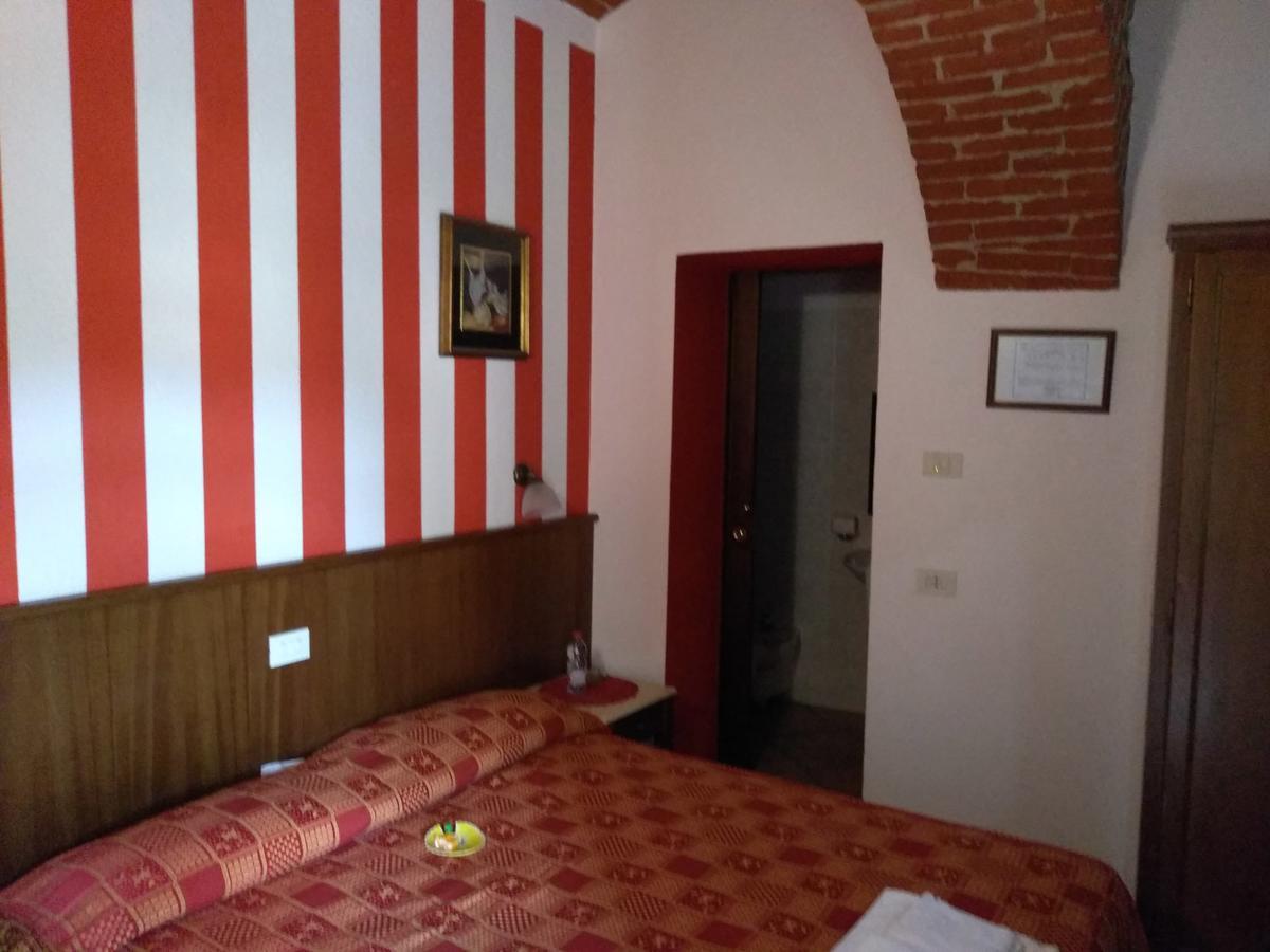 Hotel Excalibur Revello Εξωτερικό φωτογραφία